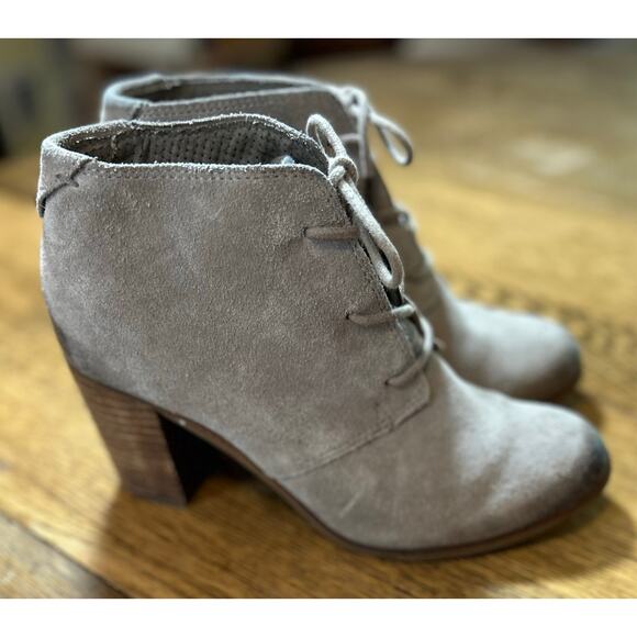 TOMS Lunata Lace up Bootie Tan Burnished Suede  Sz 8 Block Heel
Neutral - Picture 1 of 7